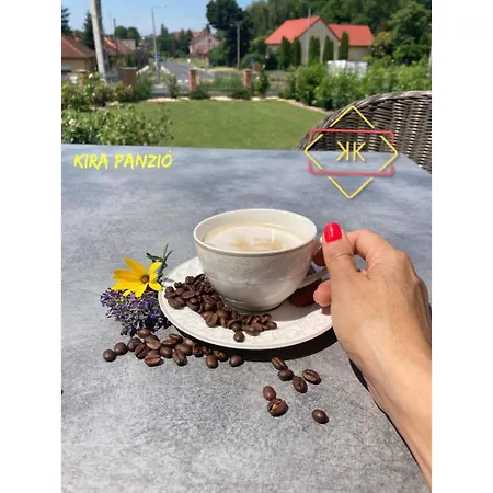 Kira Panzio 住宿加早餐酒店