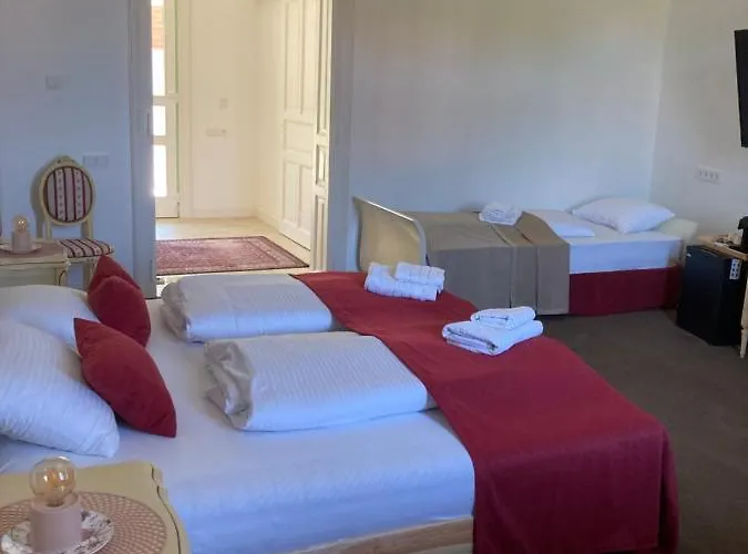 Kira Panzio B&B *